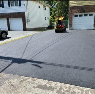 Residential driveway paving by Christopher's Paving - AFTER